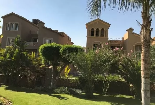 فيلا للبيع في قطامية هيلز - 620 م² - BE-R1534